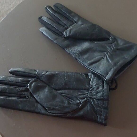 Leather gloves - Picture 2 of 16
